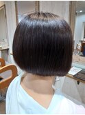 丸み前下がりボブ