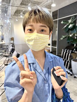 フィルムス 新宿(FILMS) 斜めバング/グレージュカラー/デザインカラー/シルキーベージュ