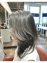 クロワ(croix)&nbsp;ブリーチオンカラー/ダブルカラー×グレージュ