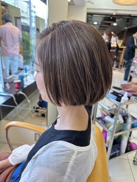 キサ ファータ 恵比寿(kisa fata) 大人ボブ_前下がり_ショート203040代ハイライトグレーベージュ