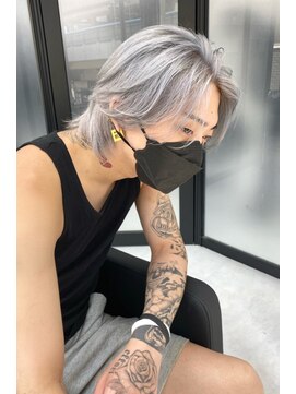 ランズ(LANDS) メンズウルフカット　シルバーアッシュ【韓国ヘア 大阪 梅田】