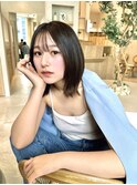 ツヤ髪大人外ハネレイヤーミディアム