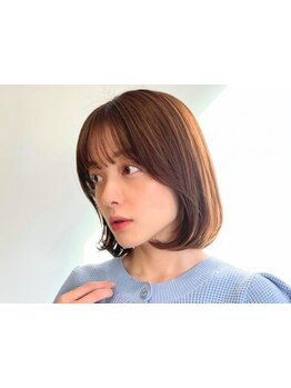 髪の負担を最大限に考慮した自然界由来成分93%の【AVEDA】カラーや【ヴィラロドラ】カラーで潤艶の大人髪へ