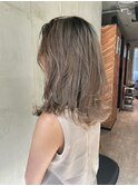 くすみベージュ