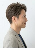 清潔感と誠実さを両立！アップバングショート