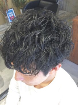 コンビネーション(combination) 黒髪メンズパーマツーブロックショート波巻きスパイラルツイスパ