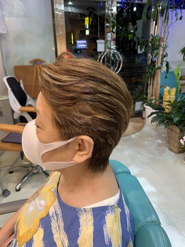 ヘアースタジオエル カラー・ハイライト・カット・ハンド、フェイシャルマッサージ