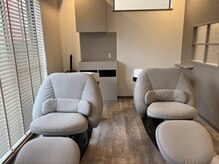 ジョワイユヘアーデザイン(Joyeux)の雰囲気（【フルフラット】のスパシャンプー台なのででリラックス♪）