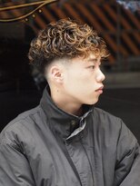 フォーコーナーズ(Four Corners)&nbsp;スキンフェード/バーバー/刈り上げ／スペインカール