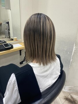 エル(EL by green) 《tomi》バレイヤージュ×シークレットハイライト