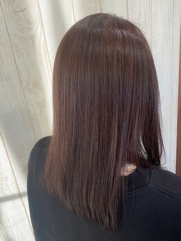 ラグジー(LUXY)の写真/"厳選したオーガニックカラー"使用！頭皮の弱い方もお任せください♪優しいカラー剤で艶のある仕上がりに◇