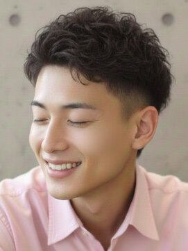 トゥルートラスト オムオム 甲府和戸(True Trust HOMME HOMME) メンズ ツーブロック×メンズパーマ カーリー アップバング