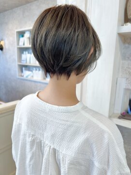 キャアリー(Caary) 福山市美容室Caaryショートヘア丸みショート ミントグレージュ