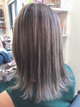 ラニ(LANI) 【LANI/STYLE】-シルバーグレー- 外国人風カラー