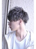 ブレイズ ザ サロン(BLAZE THE SALON)&nbsp;暗めグレージュ束感前下がりマッシュレイヤー【BLAZE 大庭】