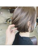 大人ショートボブ×極細ハイライト