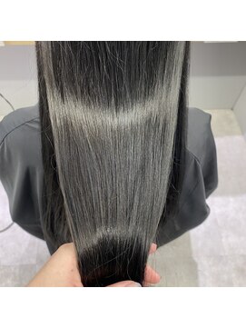 リジー(Litzy) 触り心地が変わるTOKIOトリートメント【三國麗奈】