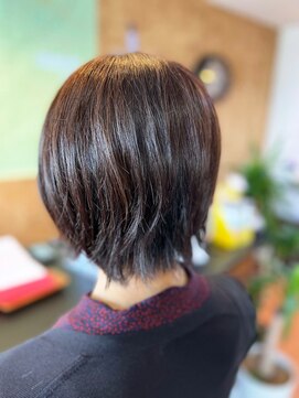 アークスヘアー 大人可愛い切りっぱなしひし形レイヤーカットモカベージュ