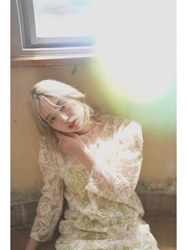 ソワンドブレスセルン 心斎橋(soin de brace cerne) ホワイトベージュ