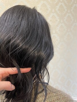 ティンク(Tink) 〇 ツヤ・ブラック 〇【くまだななみ】