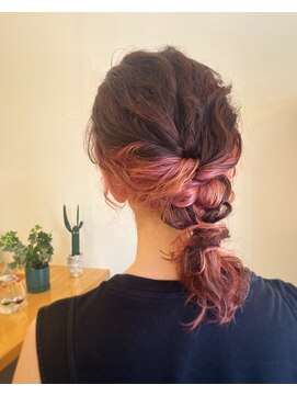 マジョリルゥ 寝屋川店(ma jolie.lou) インナーカラーピンク