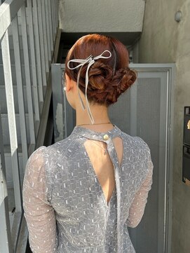 ビビト(bibito) bibito ヘアセット　ヘアアレンジ　ツイン　タイトヘア