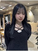 透明感溢れるネイビーブルー