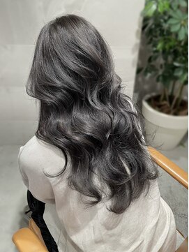 リス バイ ソヨン(Lis by SOYON) ロングレイヤー/グレーベージュ/アッシュグレー/小顔顔周り