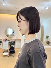 スーズ(soothe) 30代　暗めカラー/ミニボブ