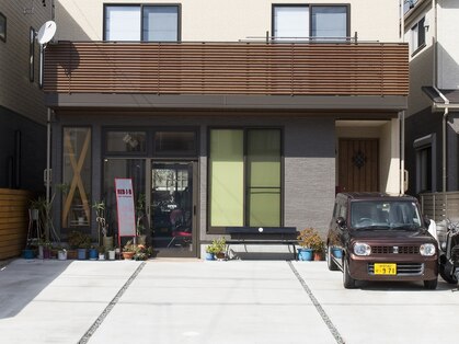 レッドジェービー(RED J B)の写真