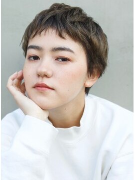 デコ(DECO) クセ毛を生かしたハイライトベリーショート