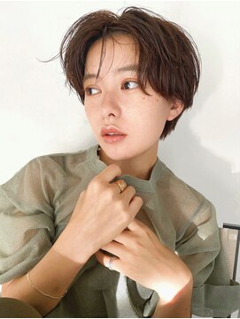 ルーム(Loom.) 〈スタイリング簡単〉センターパートショート×ブラウンカラー