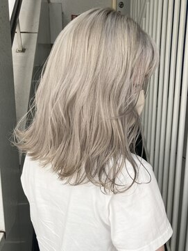 スー 渋谷(suu) ハイトーンホワイトベージュグレージュケアブリーチ