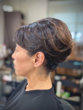 ニシンザ(NISHINZA) 夜会巻きアレンジ