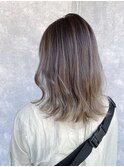 バレイヤージュ×グレージュ×ミディアム