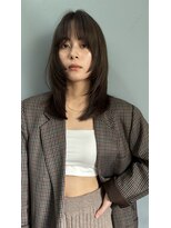 顔まわりレイヤーミディアムヘア赤み消しカラー