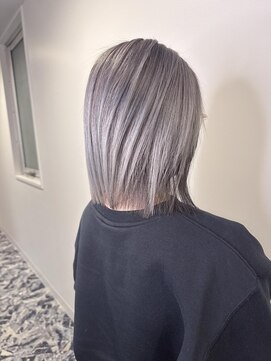 ブランシスヘアー(Bulansis Hair) シルバー☆ボブ