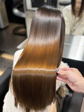 ユーザ(YUZA) 美髪縮毛矯正×最高峰髪質改善トリートメント×透明感ブラウン