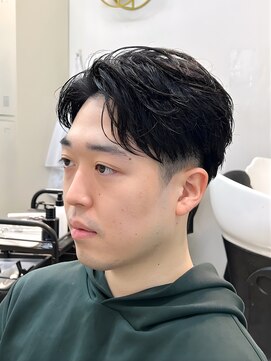 センターパート×七三分け×ジェントルショート