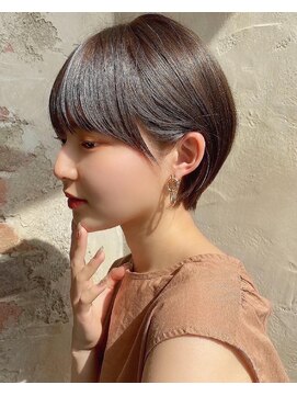 アフロート ルヴア(AFLOAT RUVUA) 「岩田莉奈」地毛風縮毛矯正 ひし形ショートボブ 白髪染め 新宿