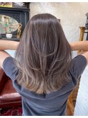 大人可愛いワンカールCカーブ外ハネ切りっぱなしミディアム
