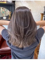 ボタニカル(BOTANICAL) 大人可愛いワンカールCカーブ外ハネ切りっぱなしミディアム