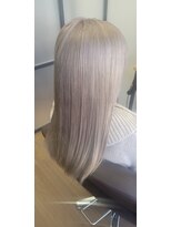 フェルン gekko二条店(FELN)&nbsp;ホワイトベージュカラー