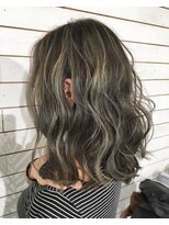 ビーヘアサロン(Beee hair salon) ペールアッシュ