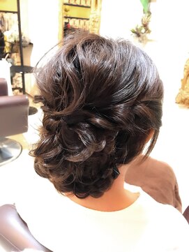 フレイム ヘア(FRAME hair) 新大阪パーティヘア： ゆるラグジュアリーシニヨン