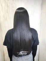 アンフィドットドゥルドゥ(AnFye.dueldo)&nbsp;【AnFye.dueldo】広がりもまとまる艶髪ストレートヘア