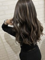 ココテラス(coco terrace)&nbsp;エクステでハイライト♪イルミナカラー/エクステ/黒染め