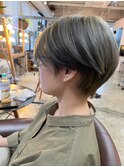 オリーブベージュ×ショート