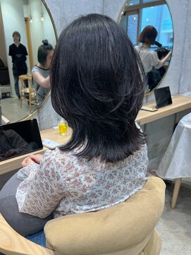 ガーデン オオタカノモリ(garden otakanomori) 巻かなくてもくびれる、扱いやすい大人の外ハネレイヤーカット