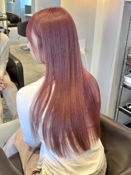 ケリーアン 太田(kelly.un) ピンクカラー / うる艶ハイトーン / 低ダメージブリーチカラー